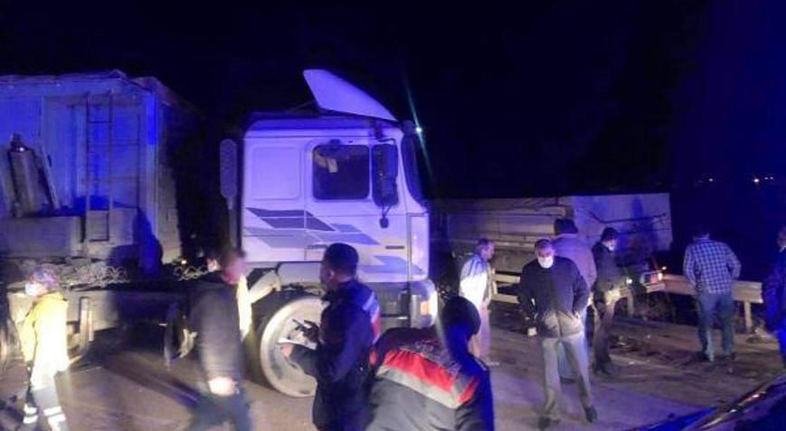 TIRlar çarpıştı: 2 yaralı