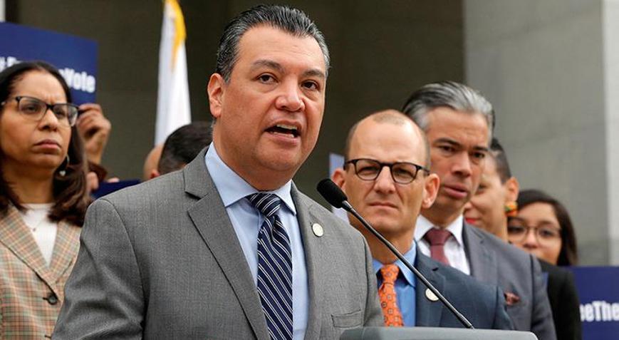 ABDnin California eyaletinin Latin Amerika kökenli ilk senatörü Padilla olacak