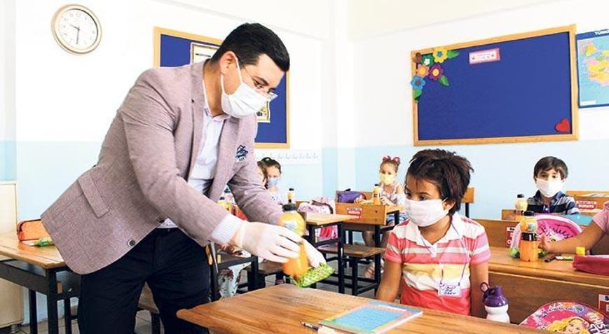 Yüz yüze eğitim için önce öğretmen aşılansın