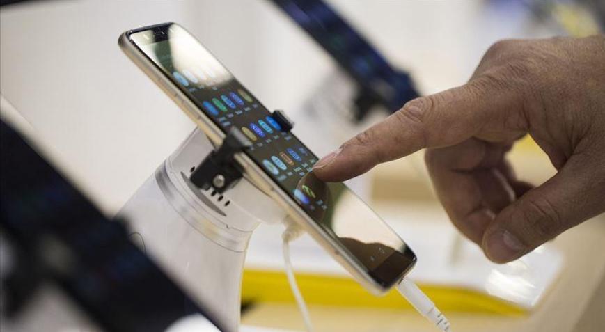 Akıllı telefon şirketleri üretim için gün sayıyor