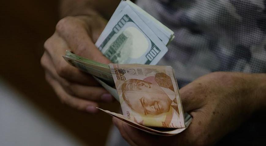 Dolarda düşüş trendi devam ediyor