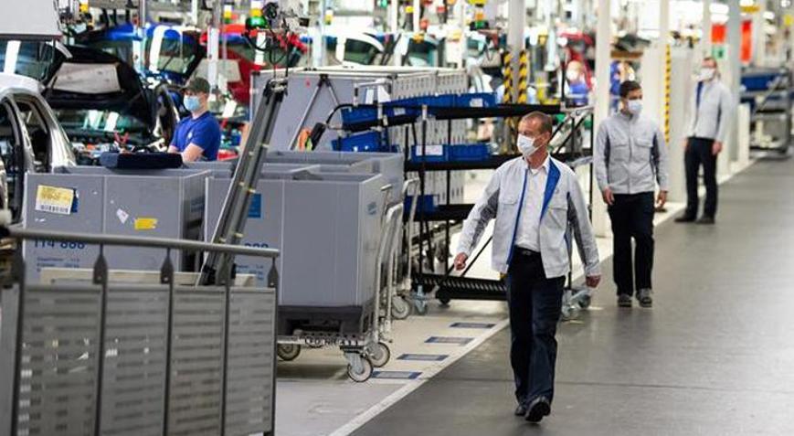 Alman ekonomisi 4üncü çeyrekte büyüdü