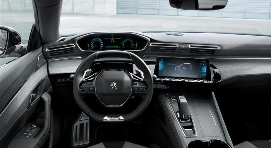 Otomobil devi logosunu değiştirdi