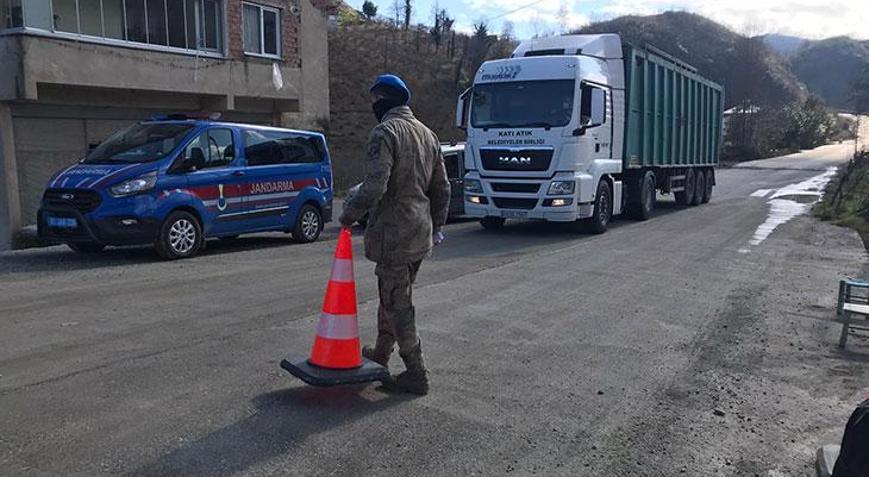 Cenazede 22 kişiye virüs bulaştırdı Mahalleye giriş çıkışlar kapatıldı