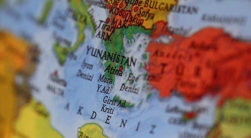 Yunan ekonomisi küçüldü