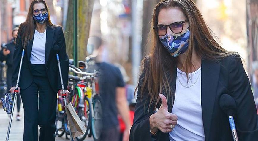 Brooke Shields video çekerken bacağını kırdı