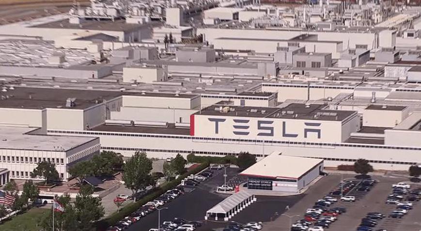 Elon Muskın fabrikasında koronavirüs krizi