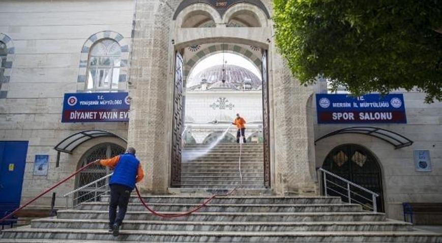 Büyükşehir’in temizlik ekipleri yasakta da gece gündüz görev başında