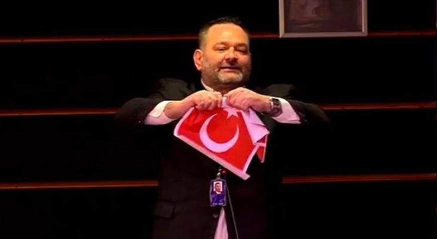 Avrupa Parlamentosundaki ırkçı vekilin dokunulmazlığı kaldırıldı