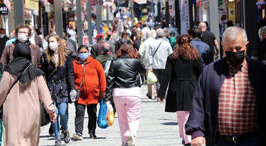 Edirne sokaklarında tam kapanmaya saatler kala yoğunluk