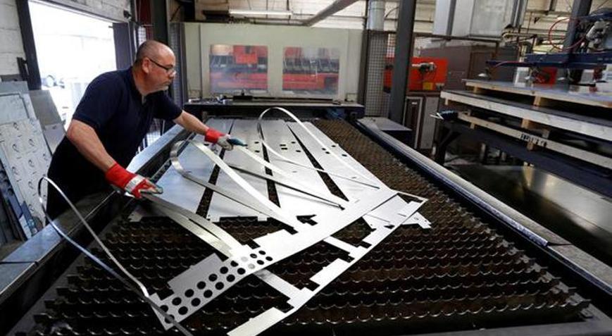 İngilterede imalat sektörü sert yükseldi