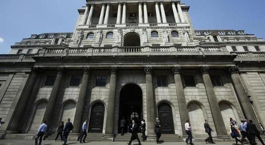 İngiltere politika faizini sabit tuttu