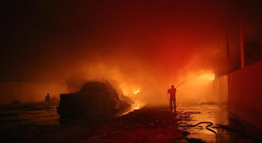 Aydında korkulu anlar Alevler gökyüzünü aydınlattı