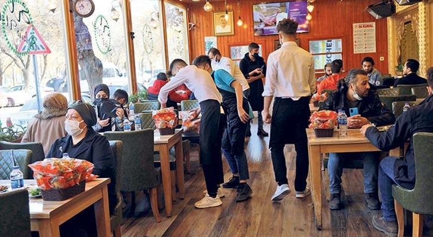 Restoranlarda masalar arası 2 metre olacak