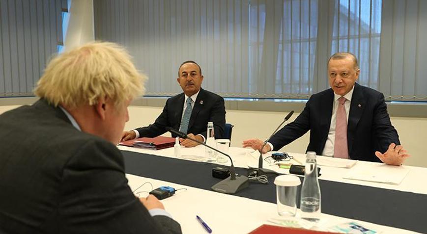 Erdoğan ve Johnson, iki ülke arasındaki seyahatin yeniden başlamasının önemi üzerinde mutabık kaldı