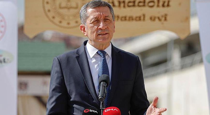 Bakan Selçuk Anadolu Masal Evinin açılışını yaptı