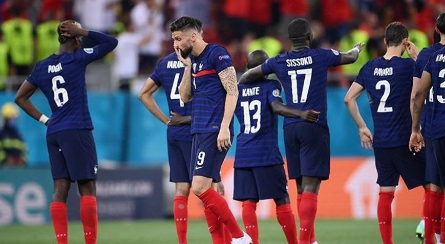 Fransanın EURO 2020den elenmesi ülke basınına hayal kırıklığı olarak yansıdı