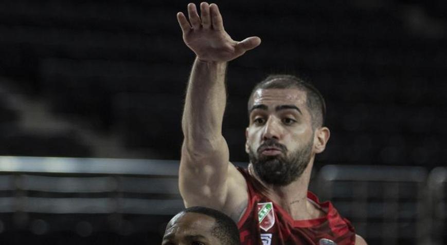 Pınar Karşıyakada iki imza daha