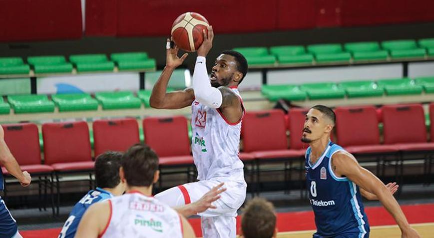 Pınar Karşıyakada Sek Henry ile yollar ayrıldı