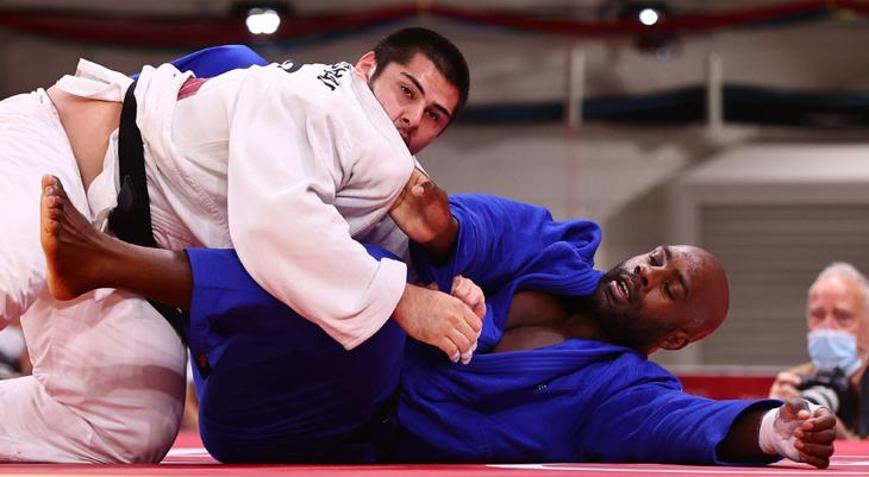 Tokyo Olimpiyat Oyunlarında judo favorisi Fransız Teddy Riner, çeyrek finalde yenildi