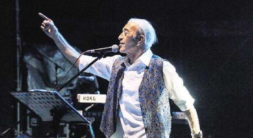 Sabahattin Ali’ye saygı duruşu...