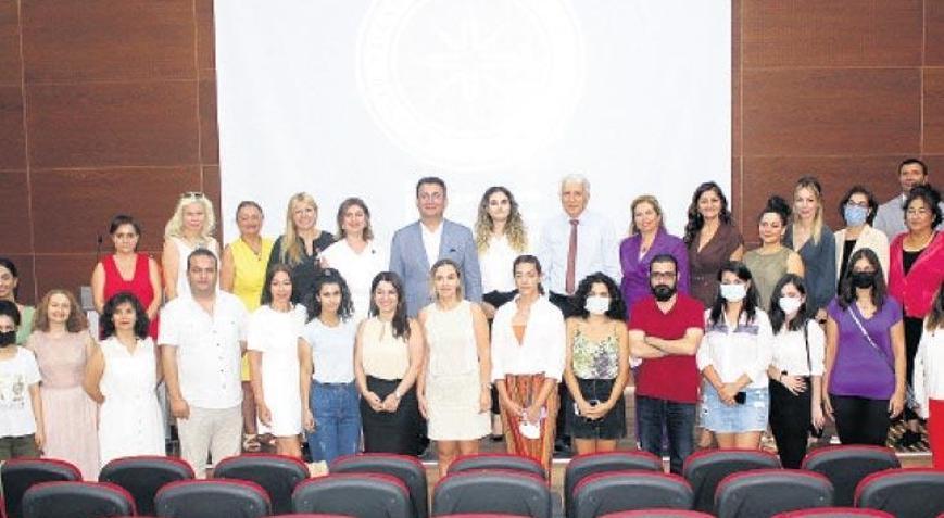 İZİKAD’dan İYTE’li gençlere burs