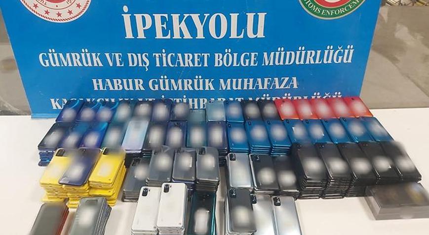 Haburda 690 kaçak cep telefonu ele geçirildi