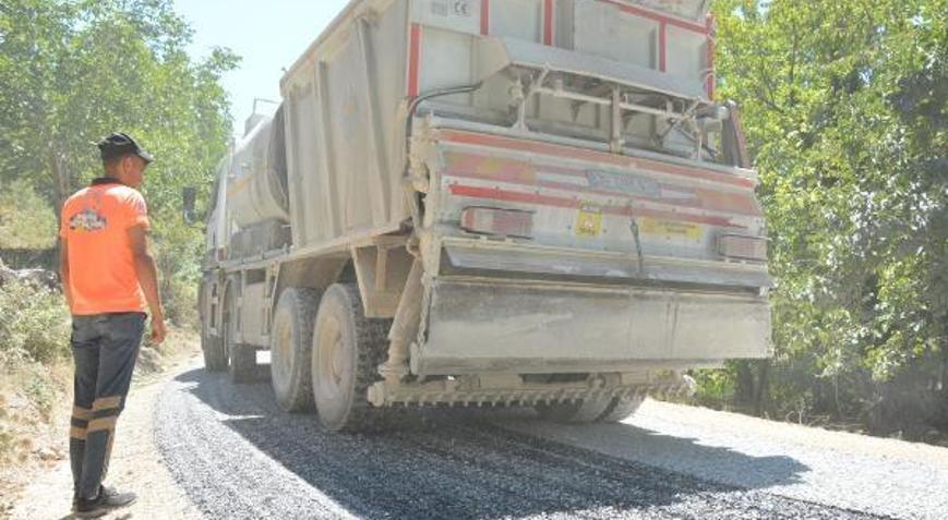 Mersin Büyükşehir’den Çamlıyayla’da asfalt atağı