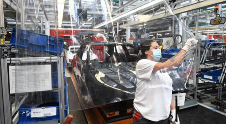 Almanyada fabrika siparişleri arttı