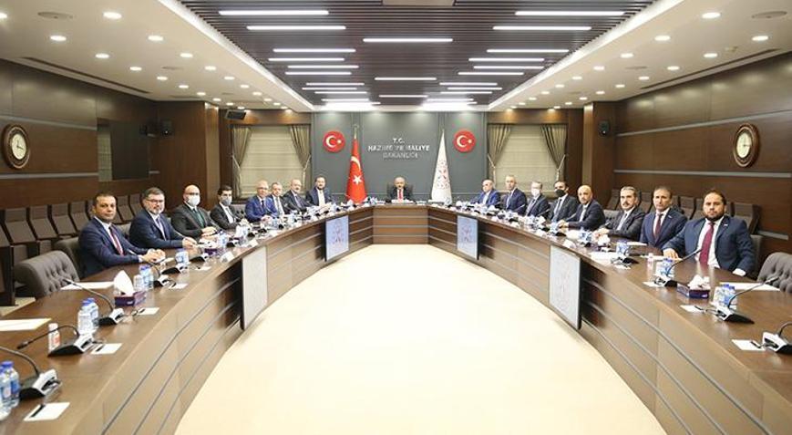 Bakan Elvan, MÜSİAD heyetini kabul etti