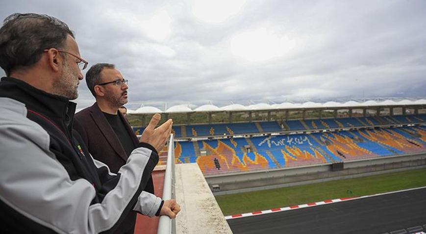 Bakan Kasapoğlu, Intercity İstanbul Parkta incelemelerde bulundu