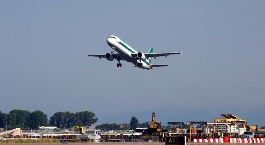 Alitalia son uçuşuyla faaliyetlerini noktaladı
