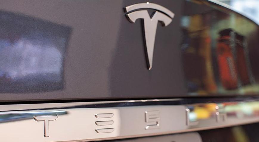 Teslanın piyasa değeri 1 trilyon doları aştı