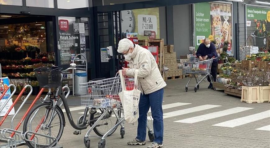 Almanyada perakende satışlar düştü