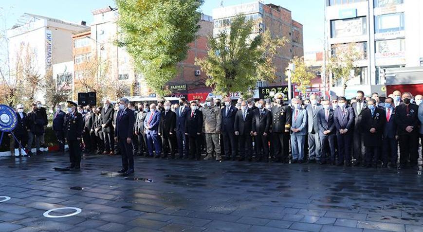 Van ve Hakkaride Atatürk anıldı