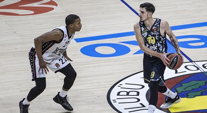 Fenerbahçe Beko evinde farklı mağlup