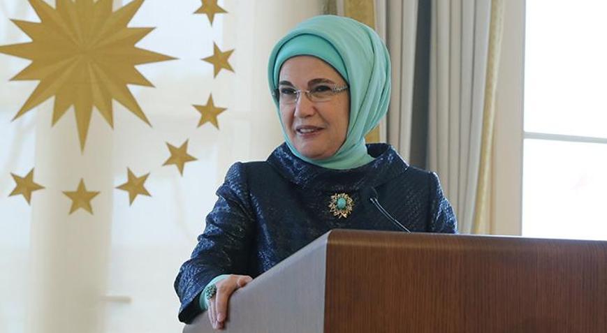 Emine Erdoğan, TOGEMDERin eski ve yeni yönetim kurulu üyeleriyle bir araya geldi