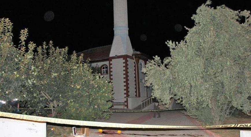 Camide kanlıları tarafından öldürülen kişinin katilleri yakalandı