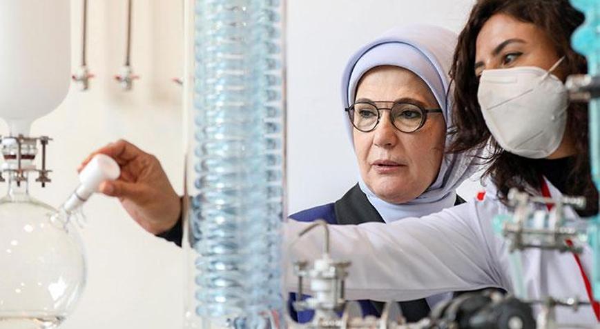 Emine Erdoğandan TÜBİTAK Marmara Araştırma Merkezine ziyaret