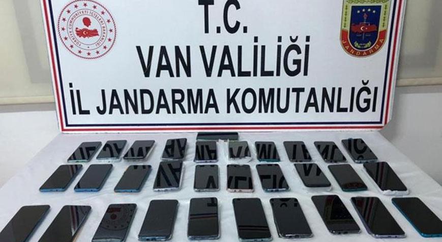 Van’da 31 adet kaçak cep telefonu ele geçirildi