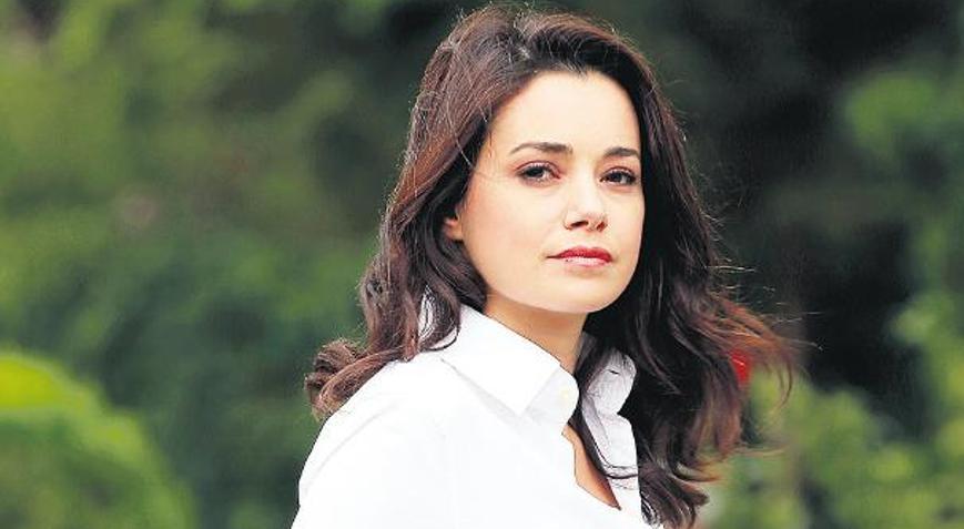 Özgü Namal yeni yıla yeni evle giriyor