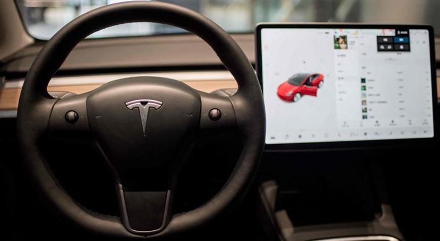 Tesla rekor sayıda araç teslim etti