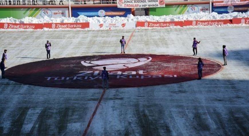 Alttan ısıtma ile buzlanma önlenen stat her mevsim yeşil