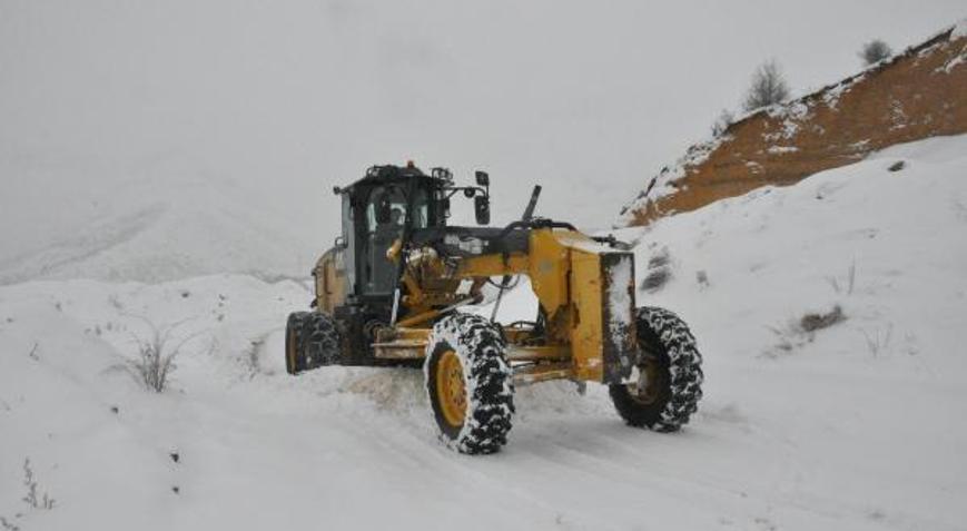 Gümüşhane’de kardan kapalı yollar açılıyor