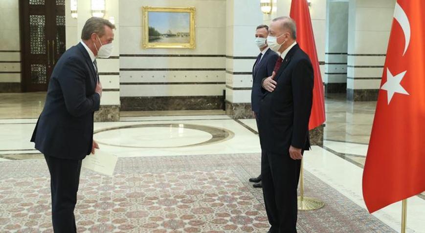 ABD Büyükelçisi Flaketen Erdoğana güven mektubu