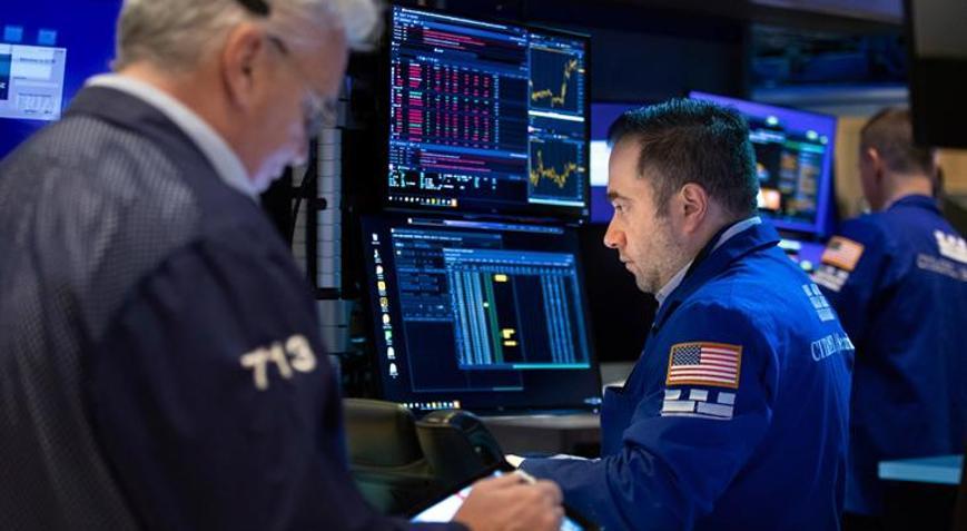 Wall Street sert düşüşün ardından toparlanıyor