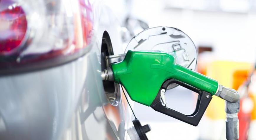 Benzin ve motorine zam geldi
