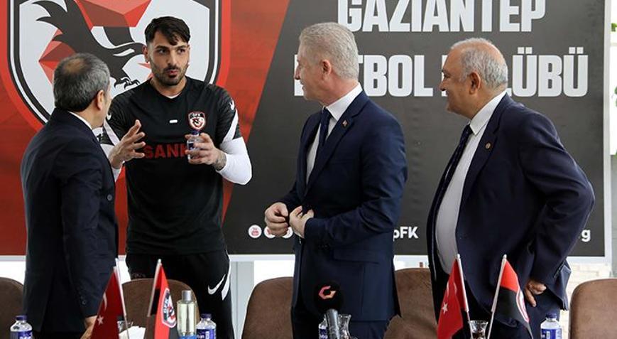 Gaziantep FK’ya Kayserispor Maçı öncesinde Moral Ziyareti - Gaziantep ...