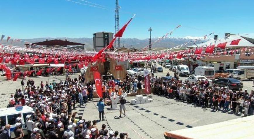 Başkaledeki ilk halk koşusuna 500 kişi katıldı