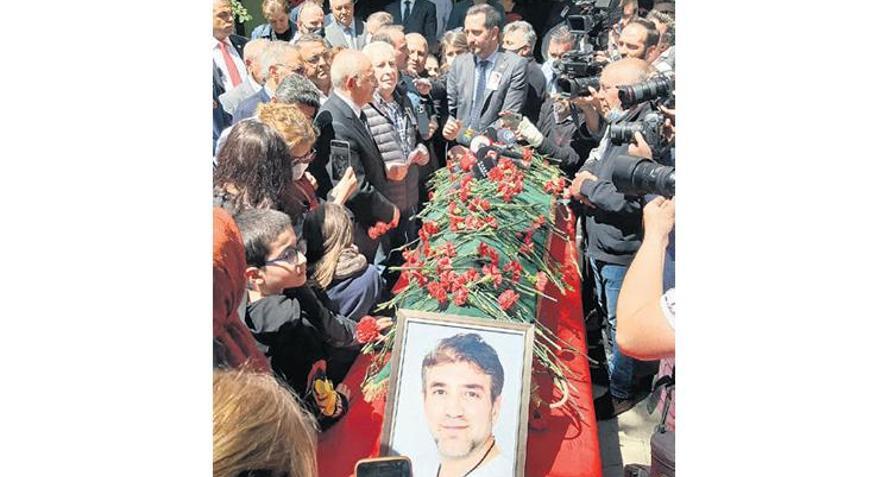 Gazeteci Ertürk sonsuzluğa uğurlandı